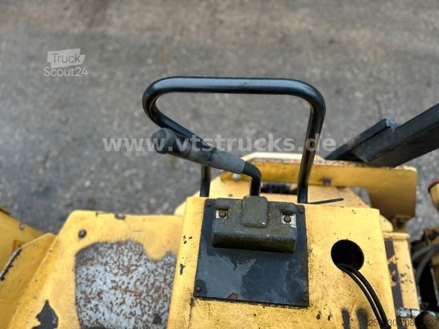 Валяк с един барабан DYNAPAC CC 142 Tandemwalze