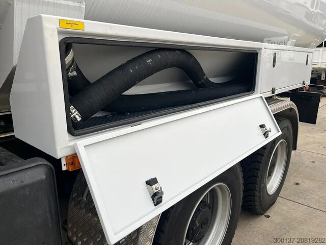 Autocisterna Mercedes-Benz Axor 3344 6x4 Water Tank Truck