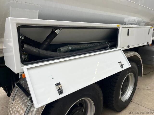 Autocisterna Mercedes-Benz Axor 3344 6x4 Water Tank Truck
