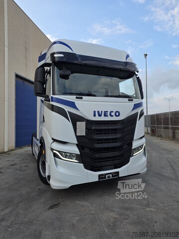 Tractora standard Iveco 440S51