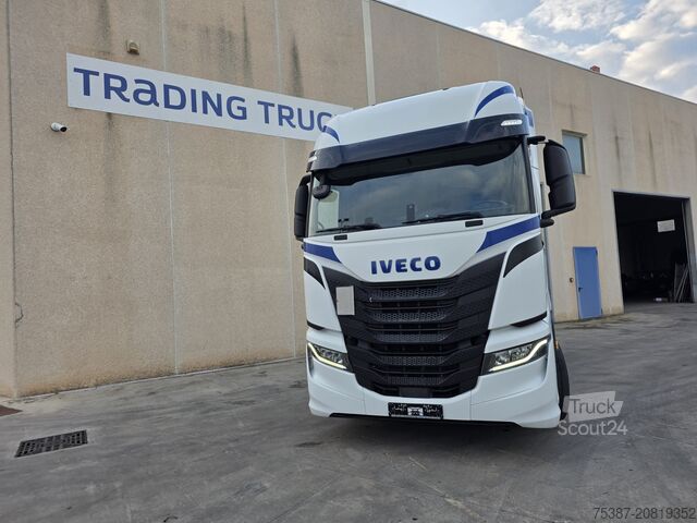 Tractora standard Iveco 440S51