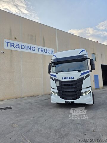 Tractora standard Iveco 440S51