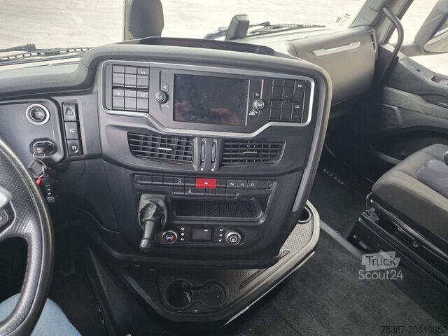 Tractora standard Iveco 440S51