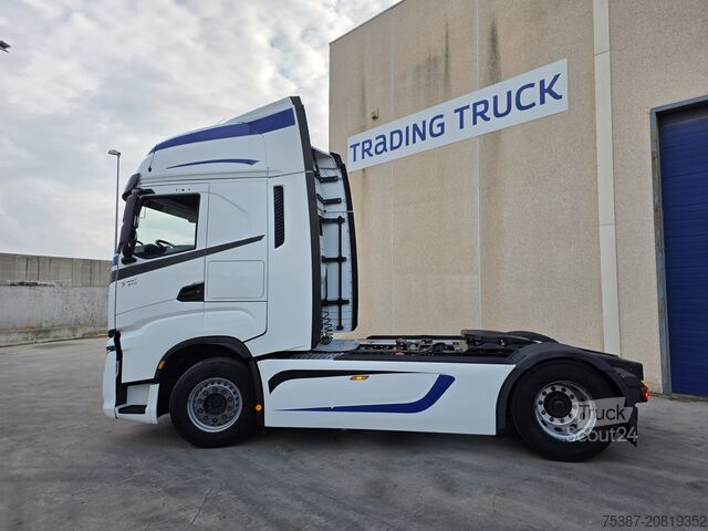 Tractora standard Iveco 440S51