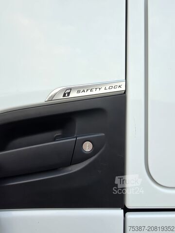 Tractora standard Iveco 440S51