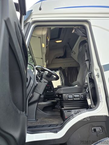 Tractora standard Iveco 440S51