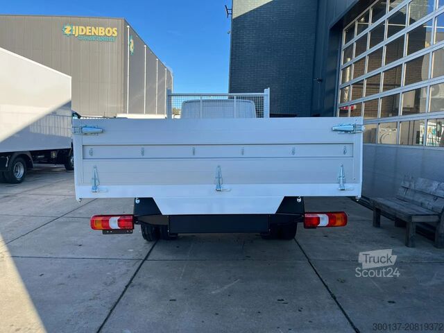 Plataforma remolque Mercedes-Benz Accelo 915 4x2 Flatbed with dropsides