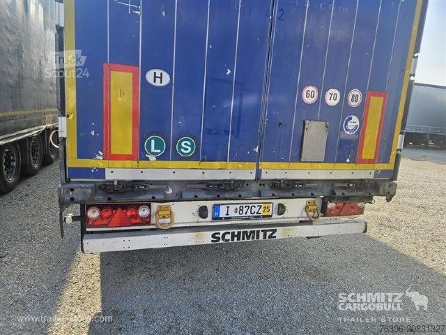 Semirimorchio con telone Schmitz Cargobull Semitrailer Curtainsider Mega