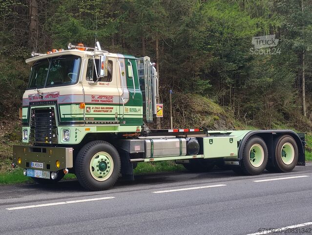 Podwozie ciężarówki International Harvester COF4070B