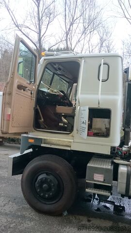 Podwozie ciężarówki International Harvester COF4070B