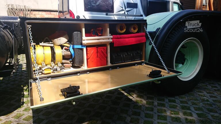 Podwozie ciężarówki International Harvester COF4070B