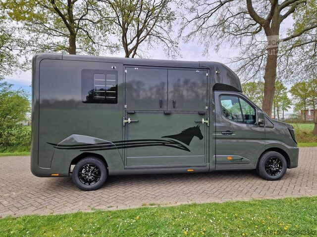 Horse transportation Renault Master STX S3 paardenwagen demo Pro-Safety mode...