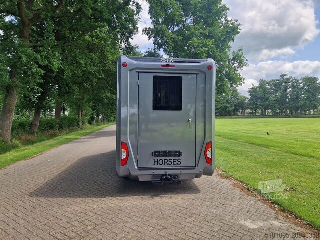 Horse transportation Renault Master STX 5 pers pro-safety paardenwagen, DEMO...