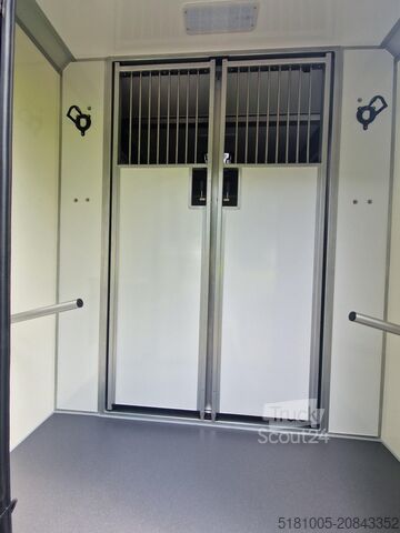 Horse transportation Renault Master STX 5 pers pro-safety paardenwagen, DEMO...