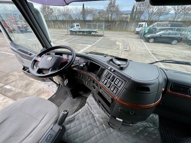 Tracteur routier standard Volvo FH 12-460