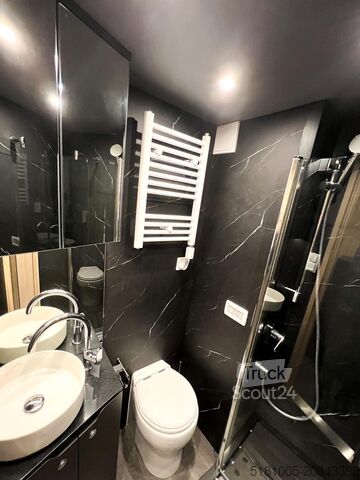 Horse transportation Volvo FH 540 Jong gebrukt 7 paards plus living pop-ot...