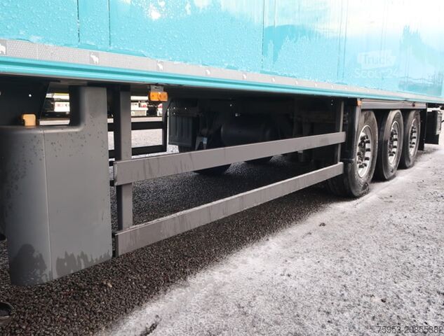 Reefer semitrailer Schmitz Cargobull SKO 24 FP60 Carrier Vector 1550 Liftachse