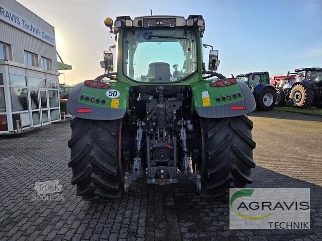 Traktor Fendt 724 VARIO S4