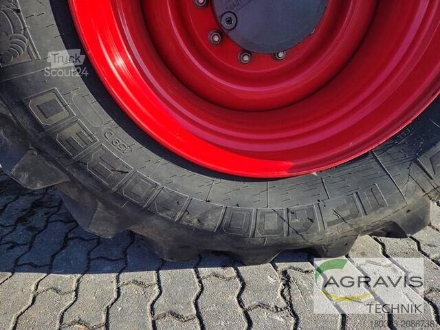 Traktor Fendt 828 VARIO S4