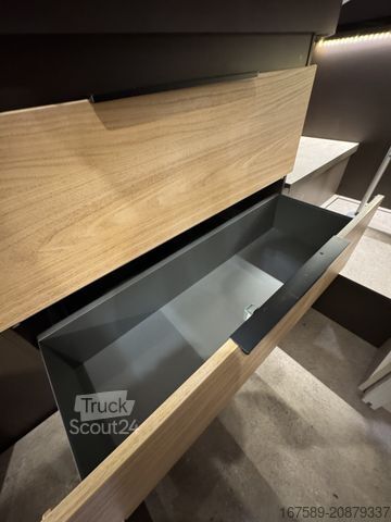 Polintegriran avtodom BÜRSTNER Signature SFT 7.4, Alde,Lithium,Navi,Sat,TV,AHK