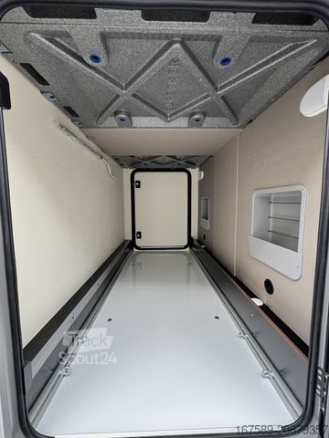 Polintegriran avtodom BÜRSTNER Campeo TD 690 G, Navi,Safety/Winter Paket,SCU