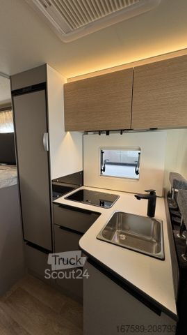 Polintegriran avtodom BÜRSTNER Campeo TD 690 G, Navi,Safety/Winter Paket,SCU