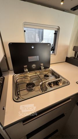 Polintegriran avtodom BÜRSTNER Campeo TD 690 G, Navi,Safety/Winter Paket,SCU