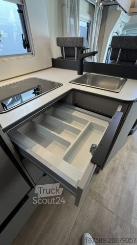 Polintegriran avtodom BÜRSTNER Campeo TD 690 G, Navi,Safety/Winter Paket,SCU