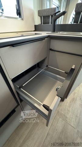 Polintegriran avtodom BÜRSTNER Campeo TD 690 G, Navi,Safety/Winter Paket,SCU