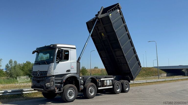 Benne Mercedes-Benz Arocs 4848 8x8 tipper