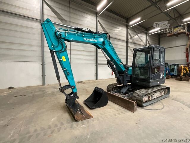 Midi-Bagger Sunward SWE 90 UF