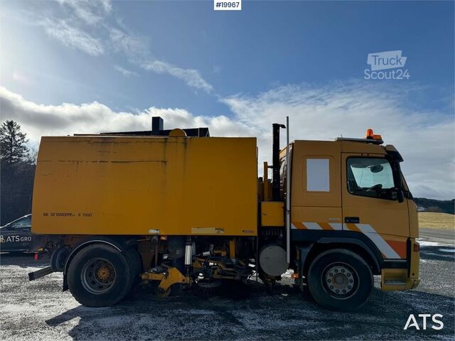 Gatvių valymo mašina Volvo FM9 4x2 sweeper truck w/ Beam sweeper S7000 superc
