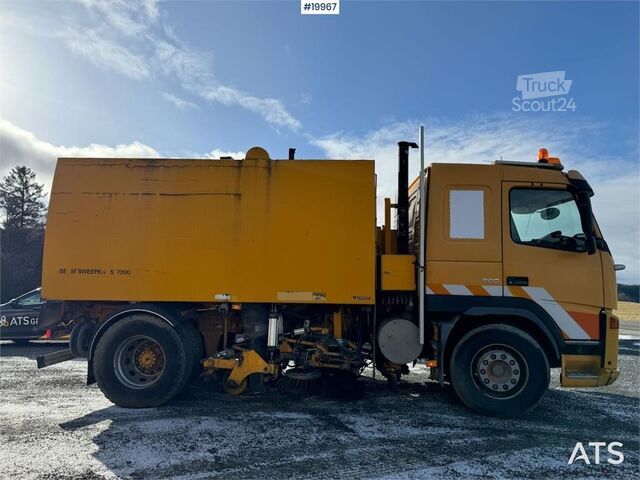 Gatvių valymo mašina Volvo FM9 4x2 sweeper truck w/ Beam sweeper S7000 superc