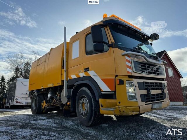 Gatvių valymo mašina Volvo FM9 4x2 sweeper truck w/ Beam sweeper S7000 superc