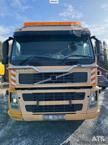 Gatvių valymo mašina Volvo FM9 4x2 sweeper truck w/ Beam sweeper S7000 superc