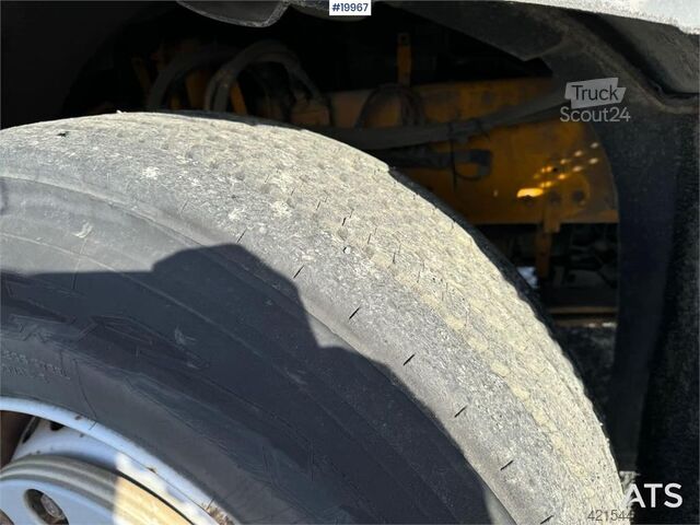 Gatvių valymo mašina Volvo FM9 4x2 sweeper truck w/ Beam sweeper S7000 superc