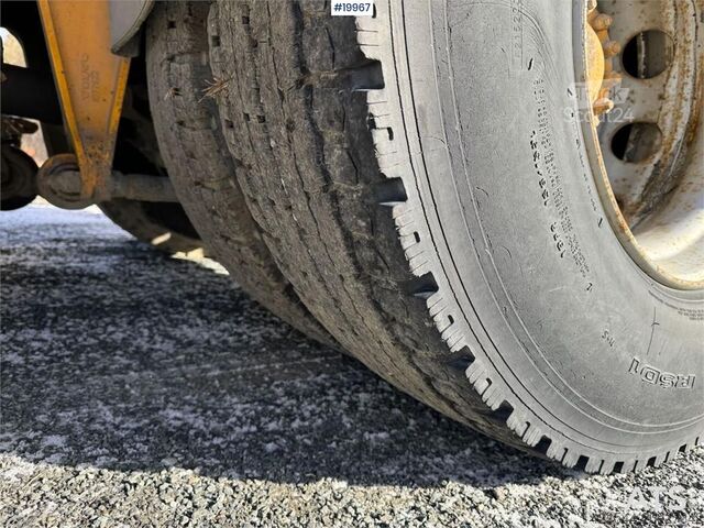 Gatvių valymo mašina Volvo FM9 4x2 sweeper truck w/ Beam sweeper S7000 superc