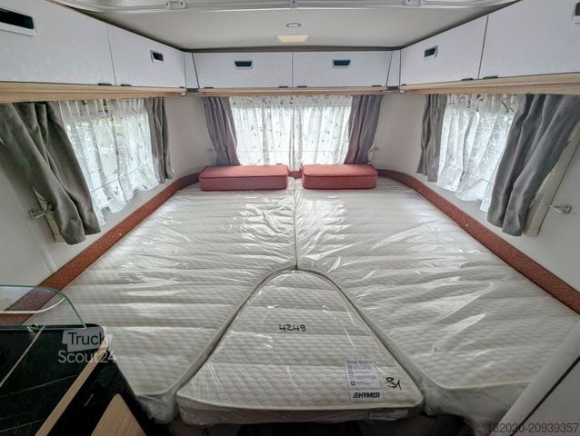 Caravana HYMER/ERIBA Touring 542 TANGO RED EDITION