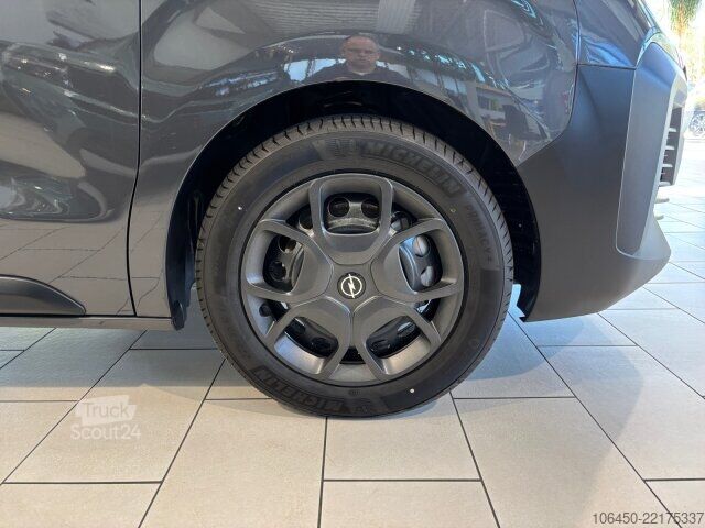 Dostosowany van Opel Vivaro 2.2 D XL L3 +Rückfahrkamera+Navi+LED+