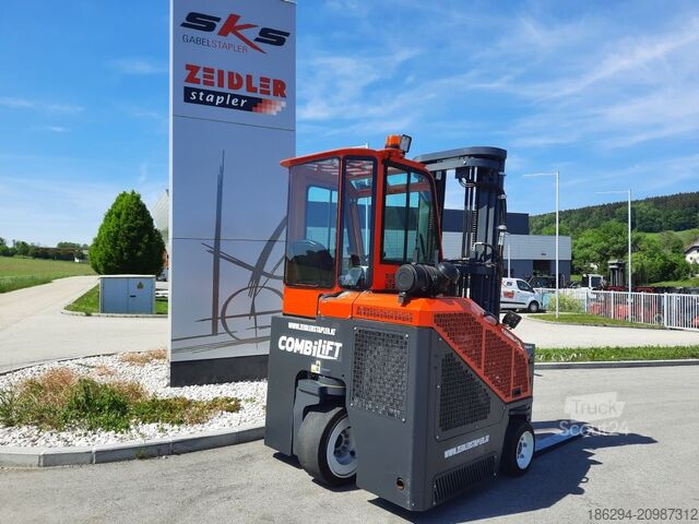Chariot élévateur multidirectionnel Combilift CB3000