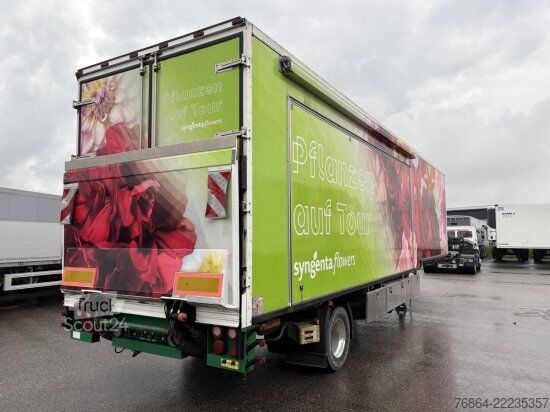 Полуремарке-фургон  K.M.A HOLLAND KM02 KG, VERKAUFSKOFFER MIT KüCHE,  RECHTS TERRASSE AUSKLAPPBAR, SHOWTRAILER