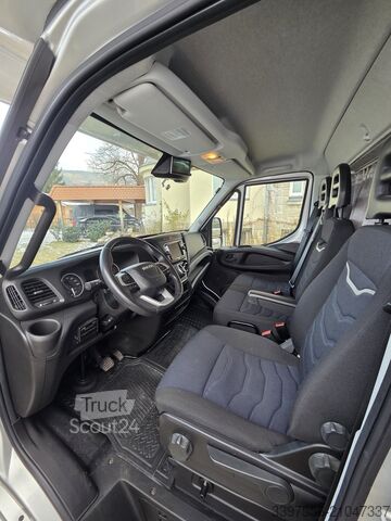 Kemperis/kemperis automobīlis Iveco 72 210 Hi-Matic Renntransporter