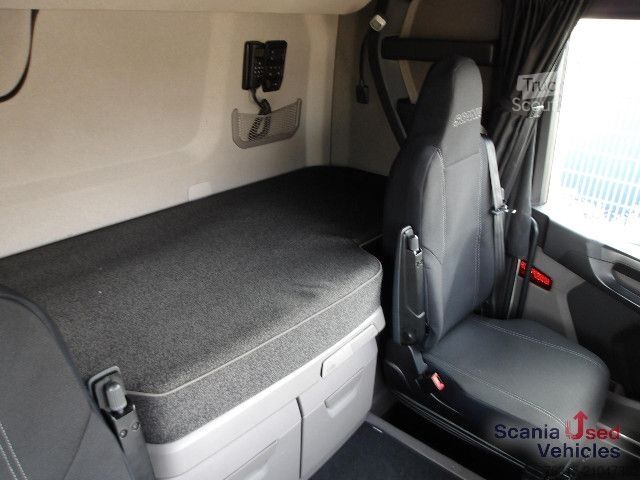 Volume trekker Scania R 460 EB - MEGA - HIGHLINE - 2x TANKs -