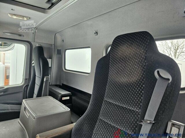 Haakarm vrachtwagen Mercedes-Benz Actros 3244 8x4 Meiller 30t.7m Container Blatt