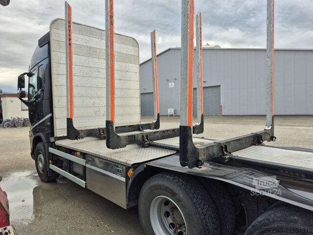 Transporter drewna z przyczepą tandemową VOLVO FH 540