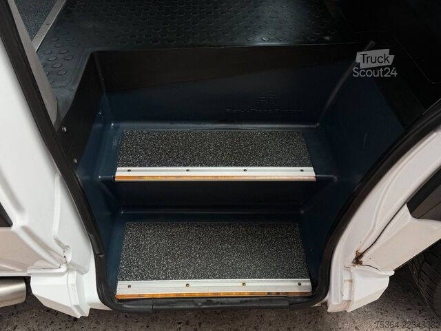 Microbuz MERCEDES-BENZ Sprinter 313 Cdi L2H2 6 Sitze MOTOR DEFEKT