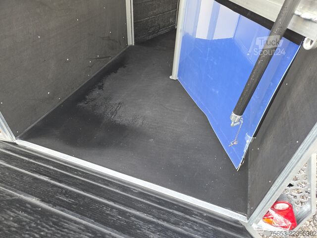 Hestetransporttrailer Cheval Liberté Touring Country 2,6t berry Sattelschrank