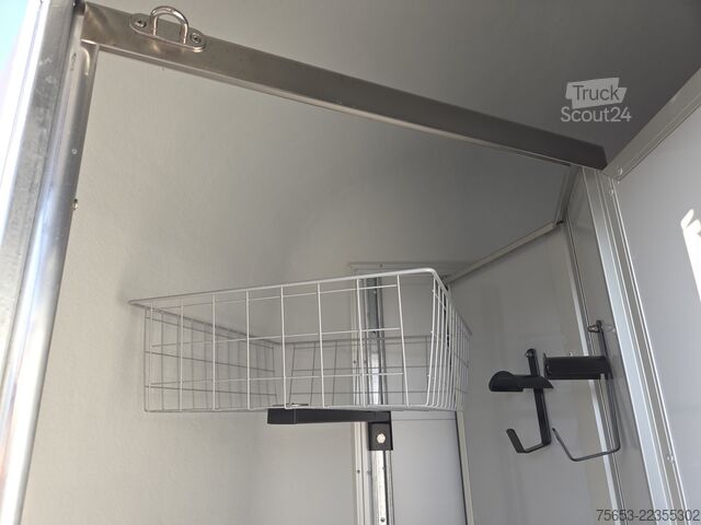 Hestetransporttrailer Cheval Liberté Touring Country 2,6t berry Sattelschrank