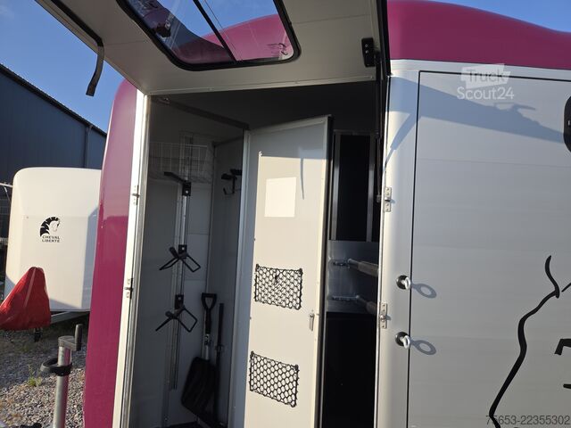 Hestetransporttrailer Cheval Liberté Touring Country 2,6t berry Sattelschrank