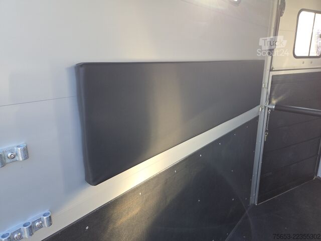 Hestetransporttrailer Cheval Liberté Touring Country 2,6t berry Sattelschrank